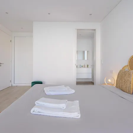 Porto Dinheiro, With Ocean View Villa Casal do Cigano
