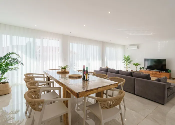 Areia Villa, With Ocean View فيلة